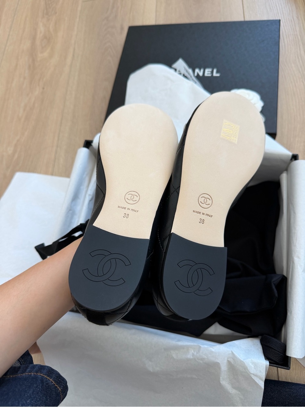 CHANEL Cambon Black Ballet Flats - Picture 3 of 3
